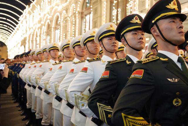 皇冠信用网注册_俄红场大阅兵皇冠信用网注册，中国给足了面子！高规格出席，还送上了一份大礼
