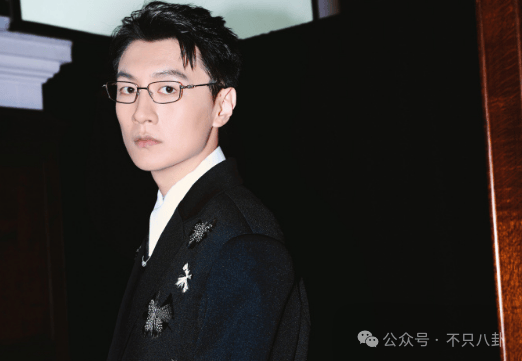 NBA篮球返水
_他俩没分手但被拍到吵架了NBA篮球返水
，吵得很凶......