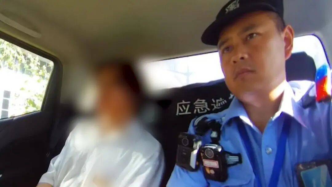 皇冠信用網登1,登2,登3出租
_上海一男子去银行转账70万元皇冠信用網登1,登2,登3出租
,被当场识破刑拘,这事千万干不得