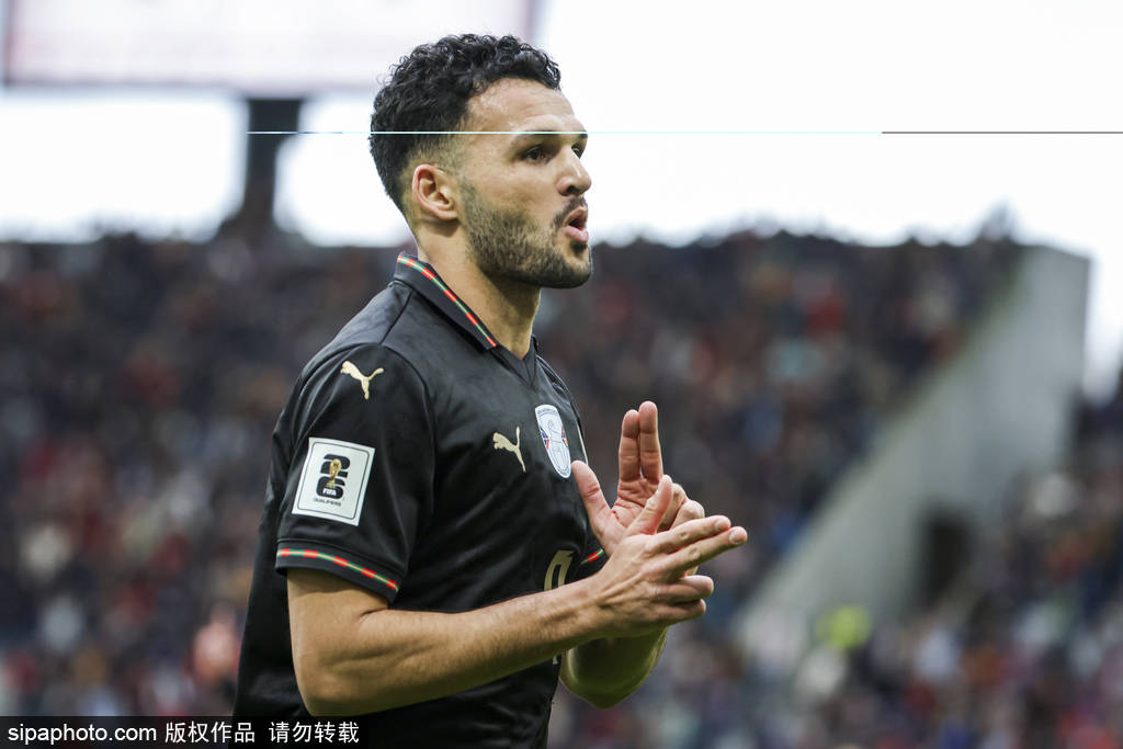 皇冠信用网开户
_直通世界杯皇冠信用网开户
!世预赛-C罗停赛B费戴帽 葡萄牙9-1亚美尼亚