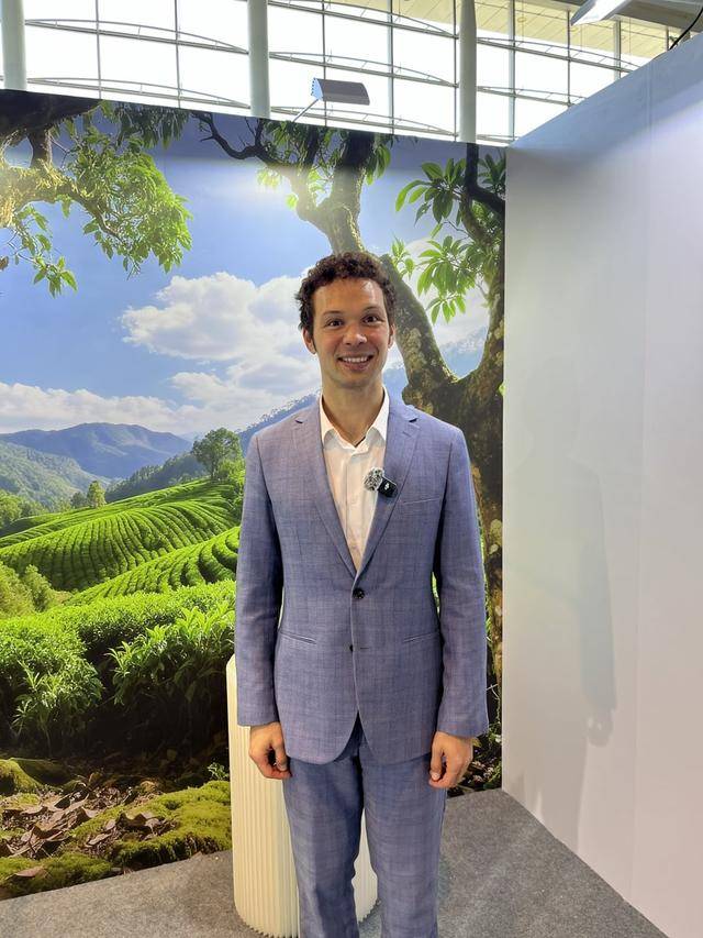 皇冠信用登123出租
_乌克兰主持人耶果：中国近些年的巨变不只在于建设发展