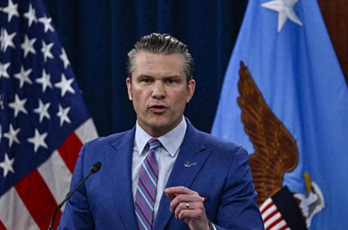 皇冠信用網开户
_事先没透露半点风声皇冠信用網开户
,中美军方高层会面,在华盛顿密谈两天,特朗普对华交了底!