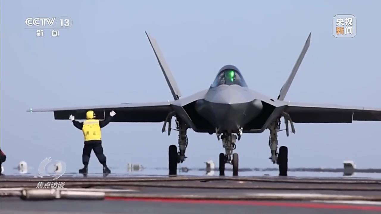 皇冠代理怎么拿_海上实兵训练首秀:福建舰电磁弹射战力拉满