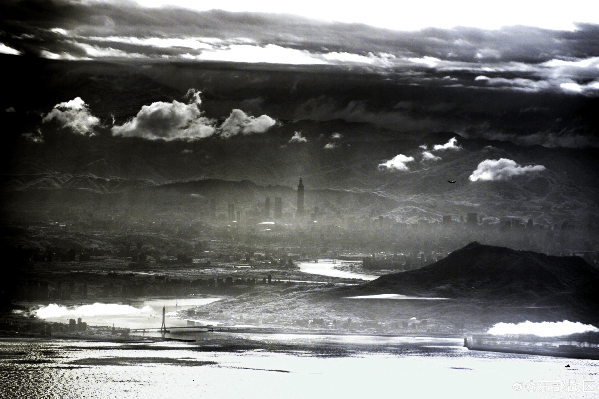 皇冠信用网押金多少_凌晨3点屏东以南发生激烈对峙皇冠信用网押金多少,052D不顾阻扰,强行压向台护卫舰!