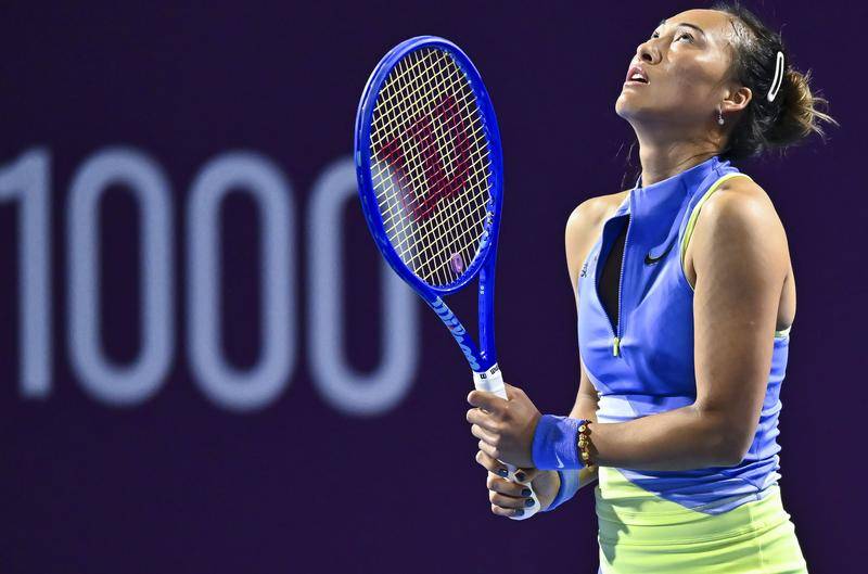 皇冠足球管理平台出租_止步16强皇冠足球管理平台出租！WTA多哈赛-郑钦文1-2遭澳网冠军莱巴金娜逆转