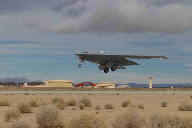 皇冠体育网_200架B-21+300架F-47！美智库：500架战机皇冠体育网，就能打到中国内陆