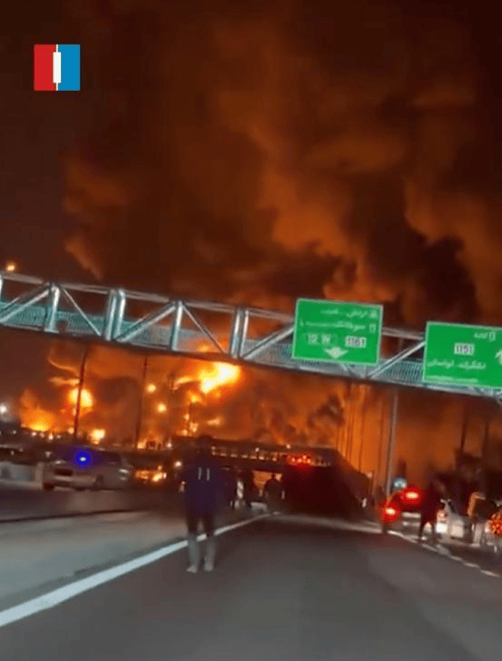 皇冠信用盘最高占成 _“灭国大轰炸”已开始：炸海水淡化厂皇冠信用盘最高占成 ，炸油库，伊朗进入艰难时刻